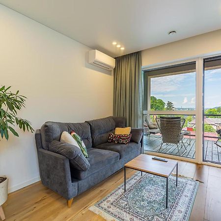 Sky Apartment With Free Parking And Balcony & Ac Kaunas Kültér fotó