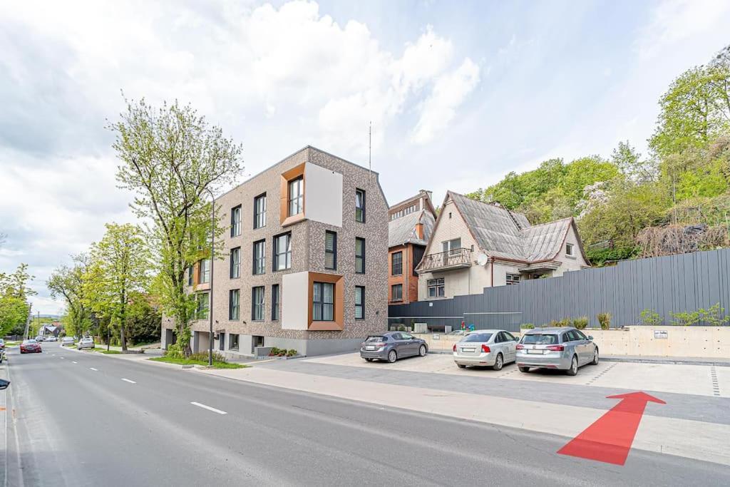 Sky Apartment With Free Parking And Balcony & Ac Kaunas Kültér fotó