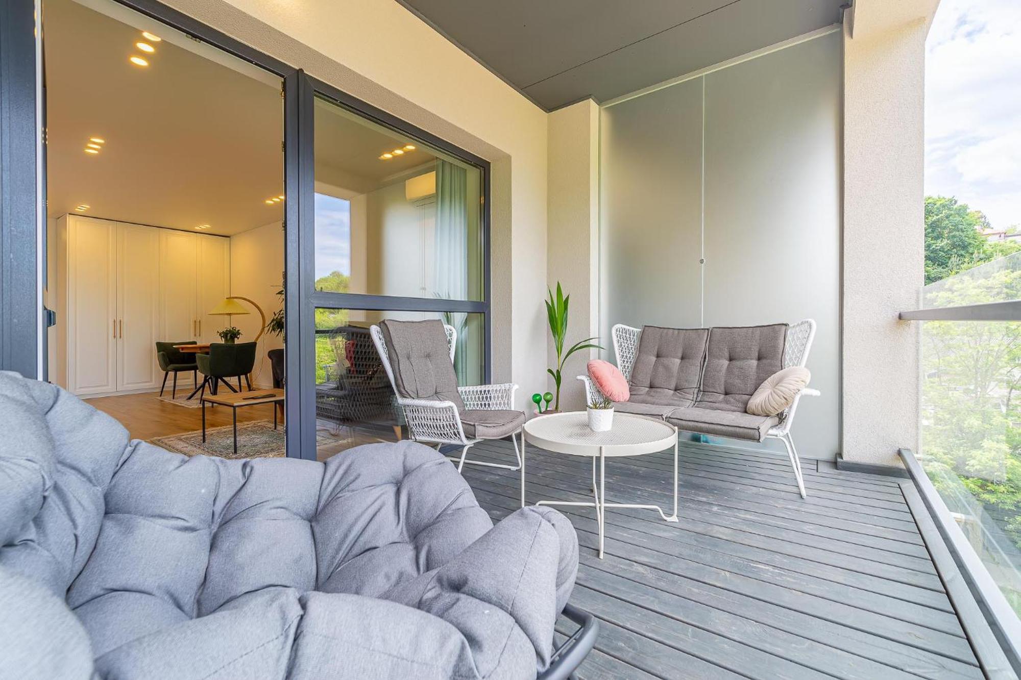 Sky Apartment With Free Parking And Balcony & Ac Kaunas Kültér fotó